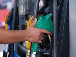 México vende la sexta gasolina más cara de América Latina
